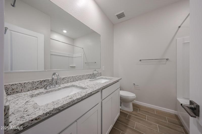 07-Century-Communities_Lakes-at-Rancho-E