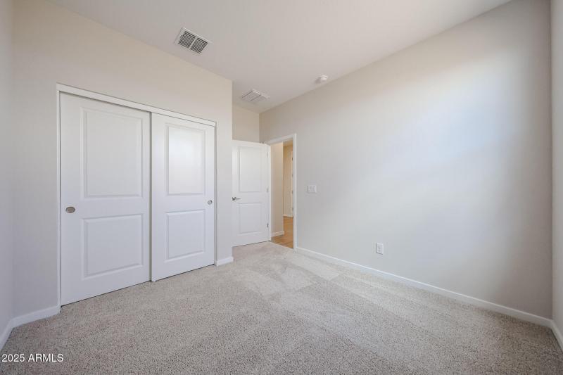 10-Century-Communities_Lakes-at-Rancho-E