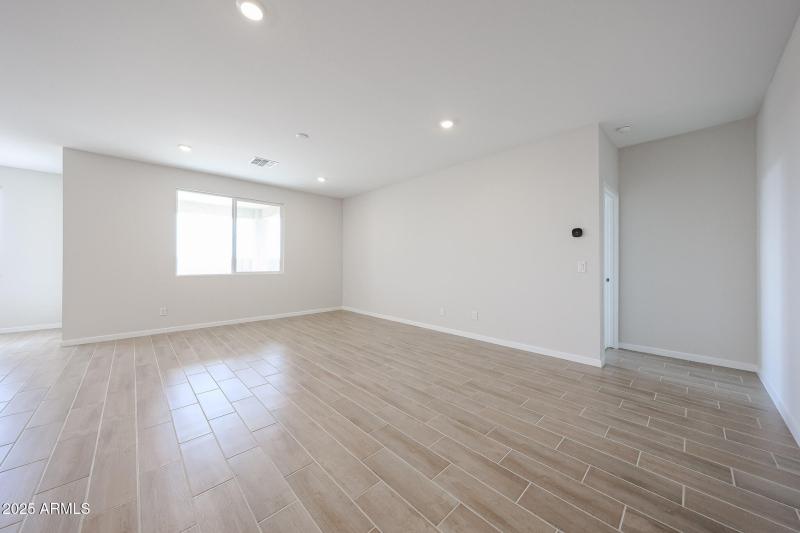 16-Century-Communities_Lakes-at-Rancho-E