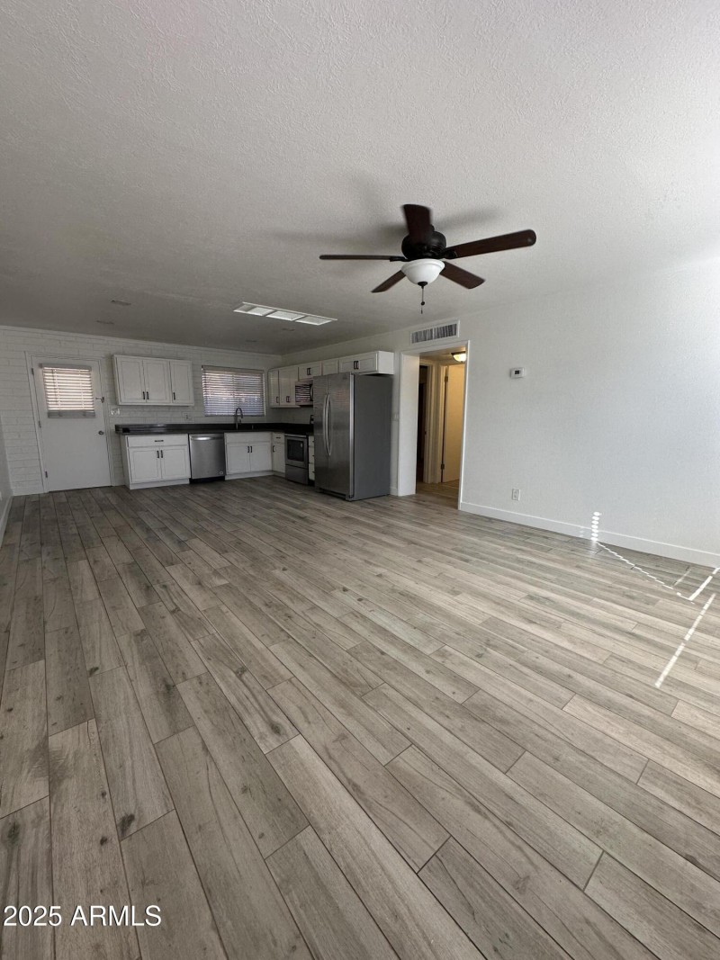 20251104_162007768_iOS