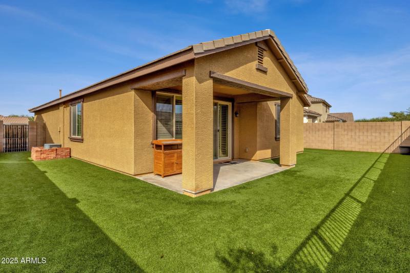 Backyard w/covered patio