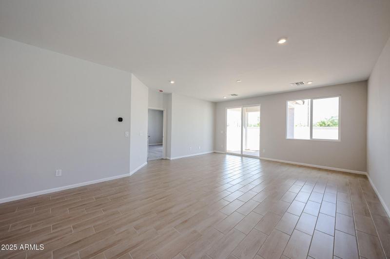 11_Century-Communities_North-Copper-Cany