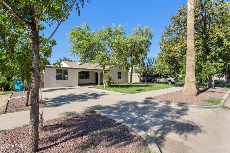 46-web-or-mls-2636-n-dayton-st