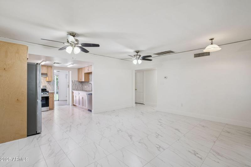 56-web-or-mls-2636-n-dayton-st