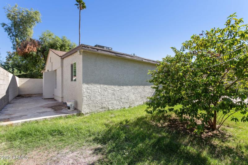 70-web-or-mls-2636-n-dayton-st