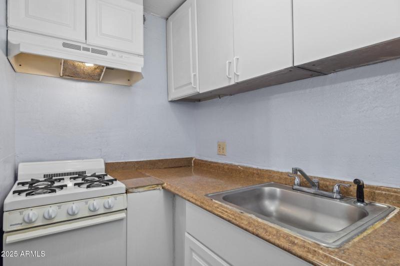 31-web-or-mls-2636-n-dayton-st