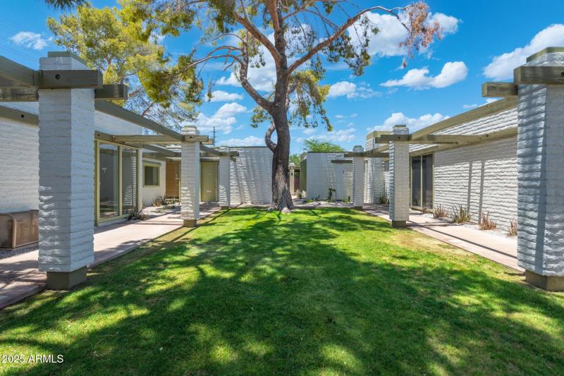 63-web-or-mls-QVB00551-HDR-Edit