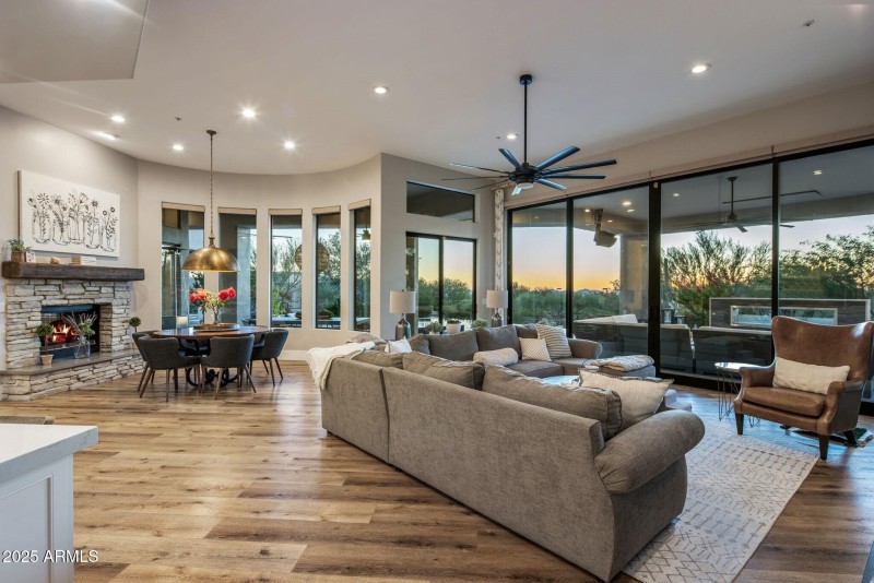 020_Great Room Breakfast & Living