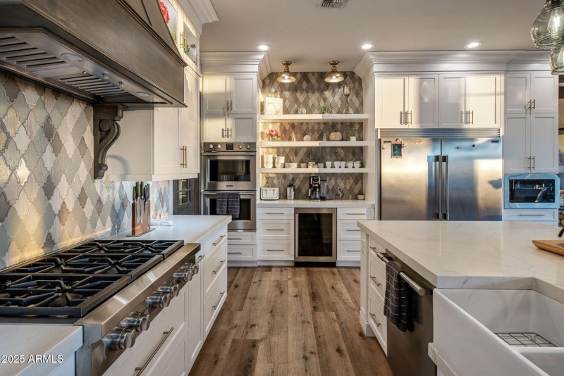 024_Kitchen with Custom Builtins