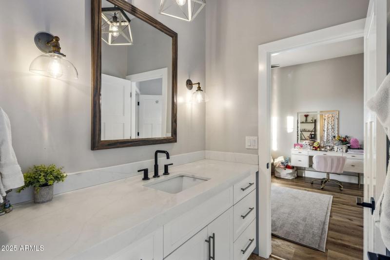 036_Guest Bath Ensuite