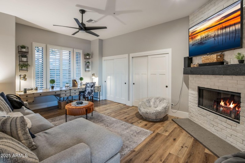 038_Office with Fireplace