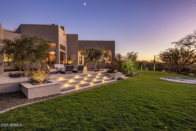 053_Twilight Backyard