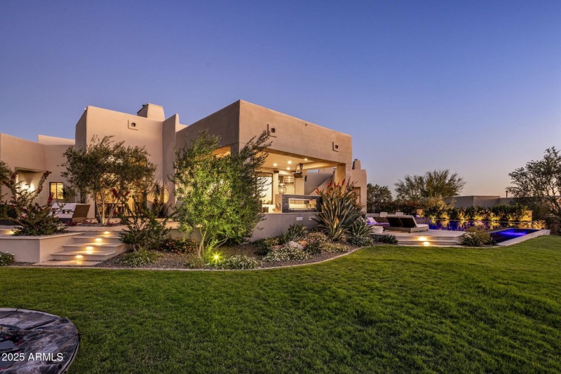 054_Twilight Backyard