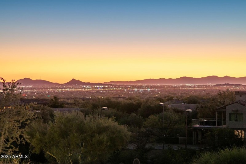 062_City Lights and Sunsets