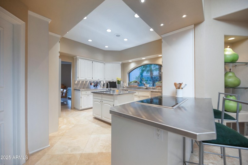 Kitchen Breakfast Bar