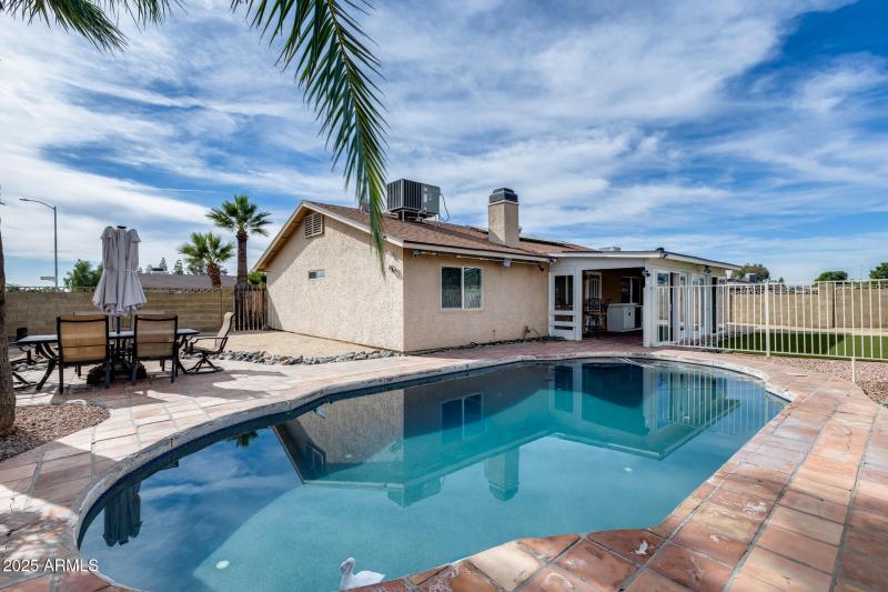 Sparkling pool with new pump