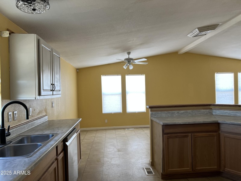 20251102_183323616_iOS