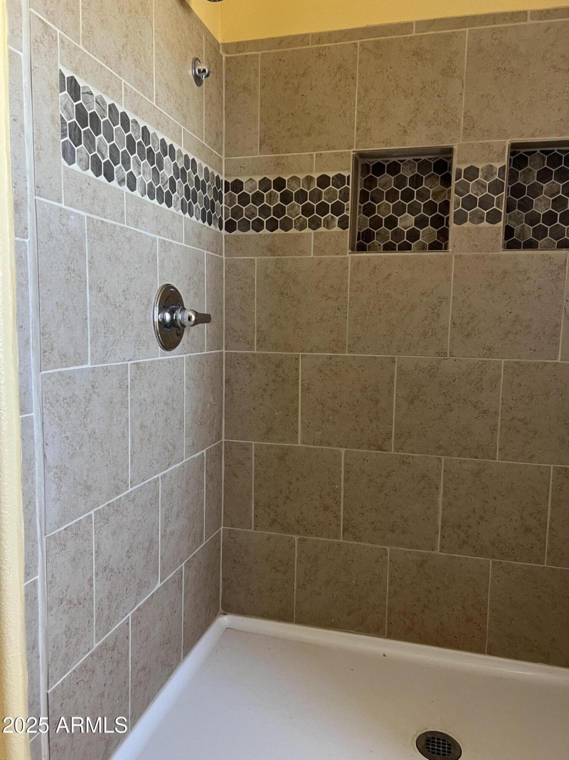 20251102_183728506_iOS