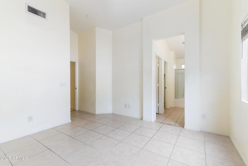 19_7414 w eugie ave-19