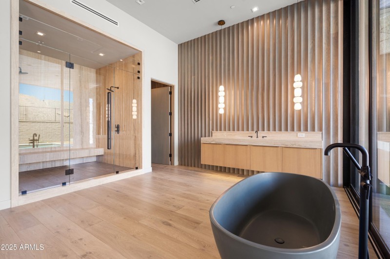 030_Primary Bathroom