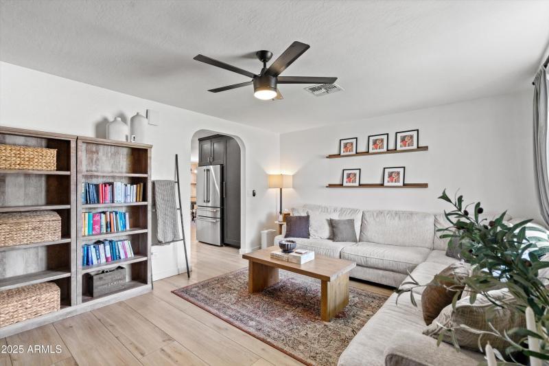 09-Living Room to Kitchen