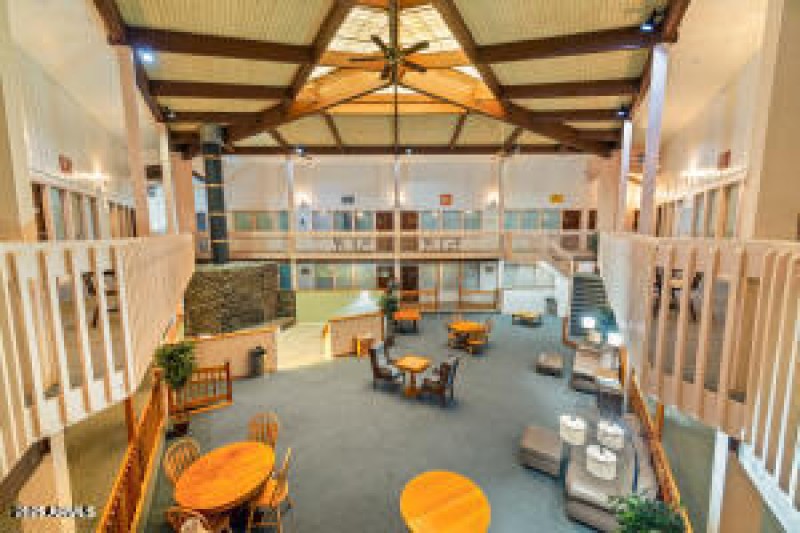 20251026180216805199000000