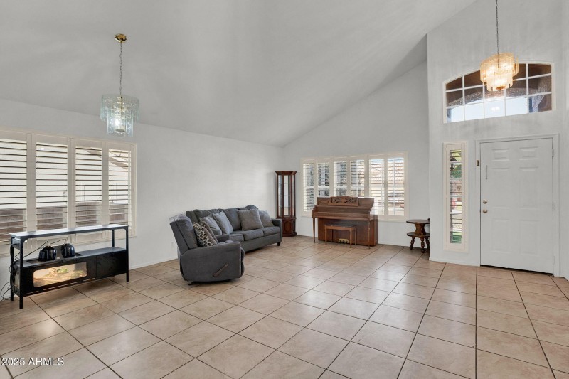 9-web-or-mls-4257 E Michelle Ave - 4