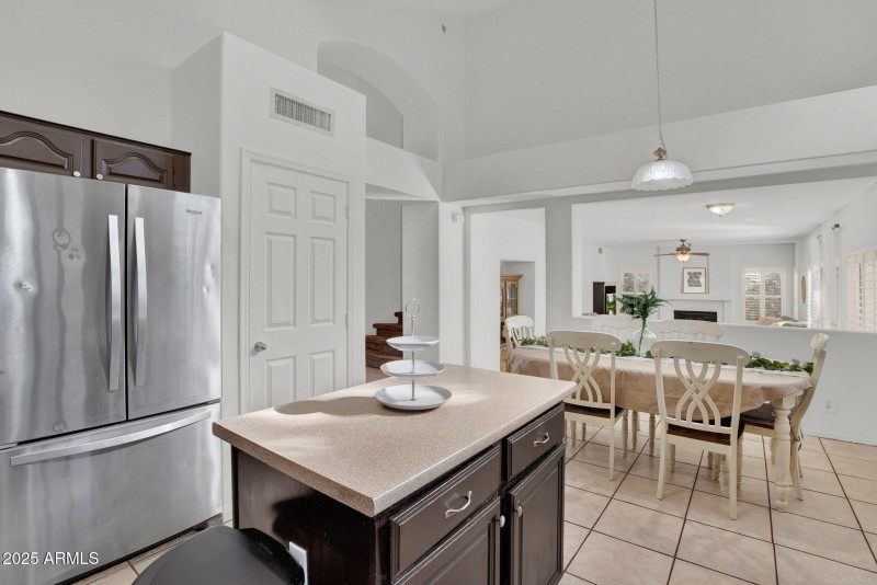 17-web-or-mls-4257 E Michelle Ave - 16