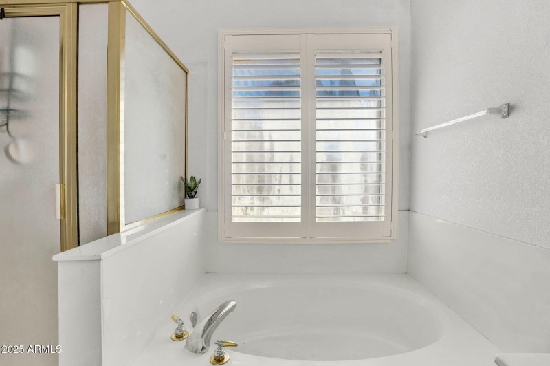 24-web-or-mls-4257 E Michelle Ave - 24