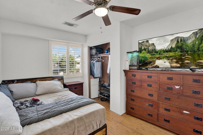 29-web-or-mls-4257 E Michelle Ave - 30