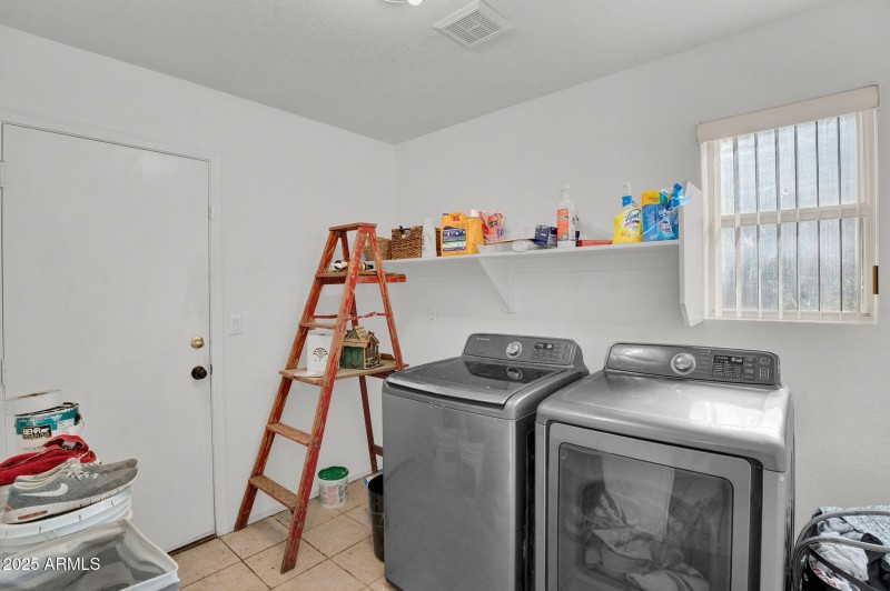 37-web-or-mls-4257 E Michelle Ave - 39