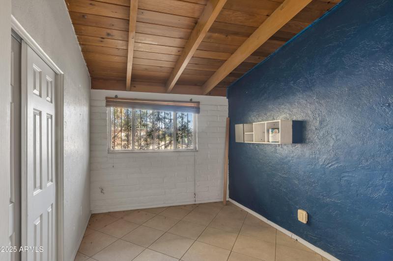 1303 N Roberts Way__027