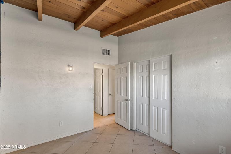 1303 N Roberts Way__029