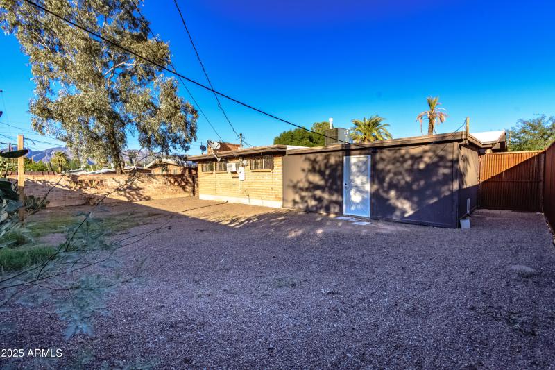 1303 N Roberts Way__046