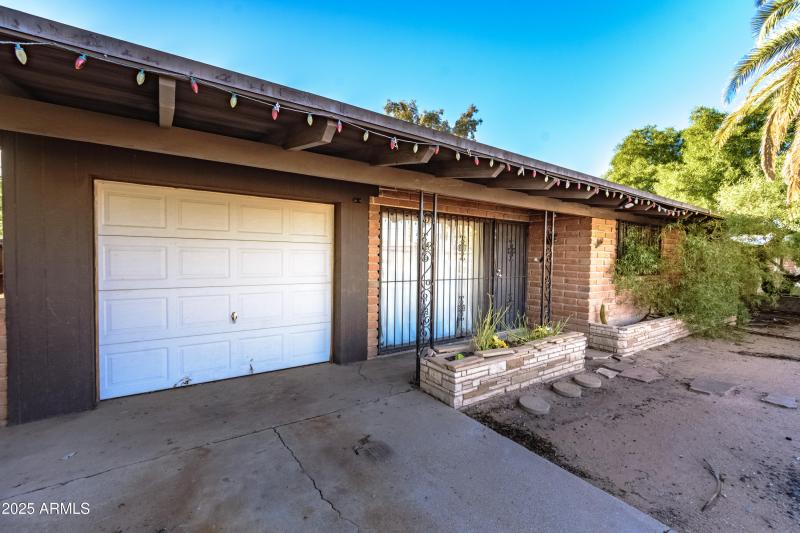 1303 N Roberts Way__082