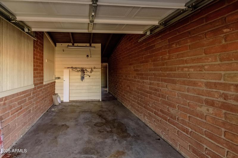 1303 N Roberts Way__101