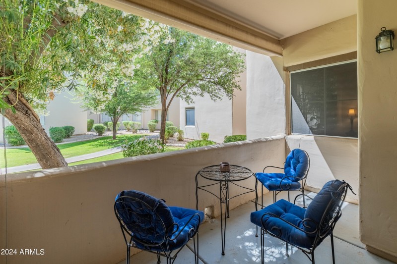 11333 N 92nd St Unit 1021-31 patio