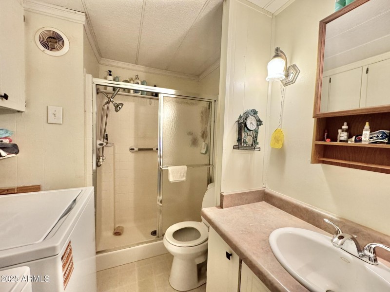 Bath/Laundry