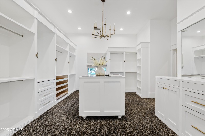 Primary suite closet