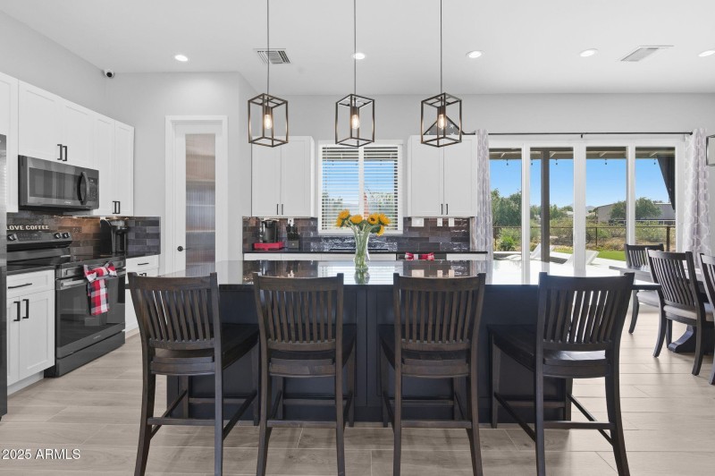 34-web-or-mls-19707 E Happy Rd-11 (2)