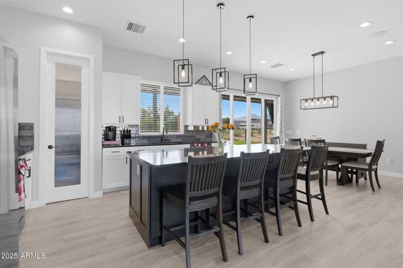 35-web-or-mls-19707 E Happy Rd-12 (2)