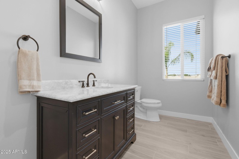 47-web-or-mls-19707 E Happy Rd-24 (2)