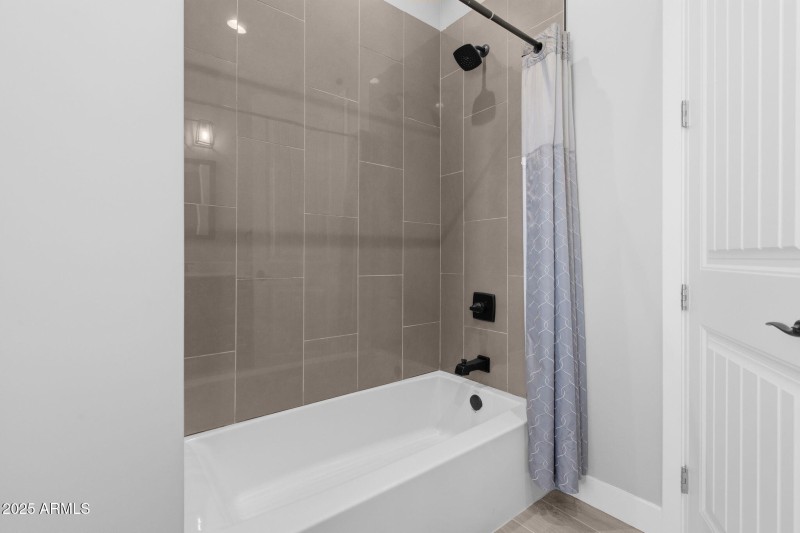 48-web-or-mls-19707 E Happy Rd-25 (2)