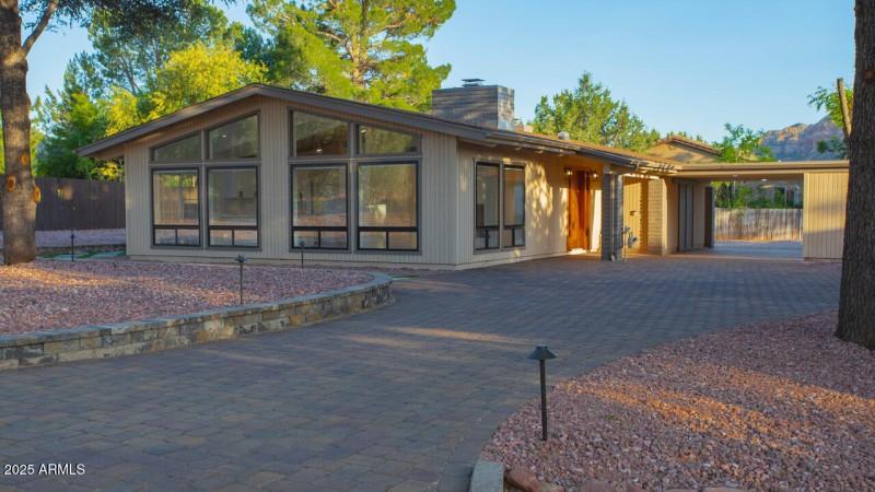 0-HK5A2121-CmRaw-Plus-Edit