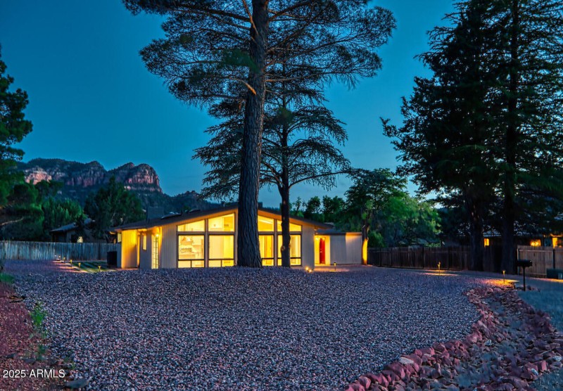 0-HK5A2321-HDR-1-CmRw-pls-Edit