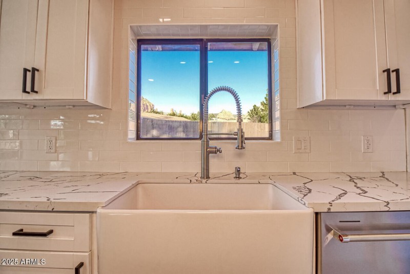 15-INT-80D-HDR-1-CR-P-Edit-IMG_1121