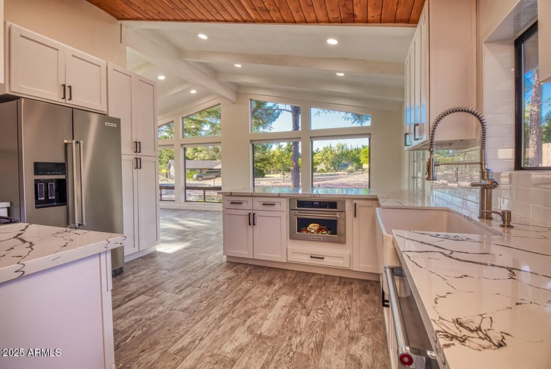 14-INT-80D-HDR-1-CR-P-Edit-IMG_1088