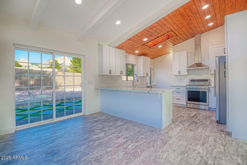 10-INT-80D-HDR-1-CR-P-Edit-IMG_1043