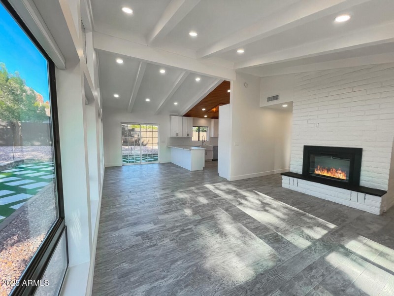 7-iph-CmRaw-Plus-File_008