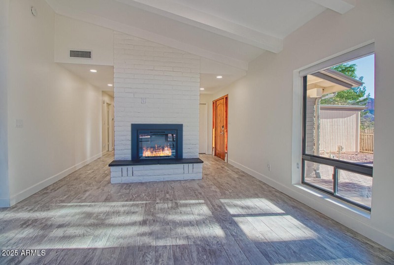 5-INT-80D-HDR-1-CR-P-Edit-IMG_0989